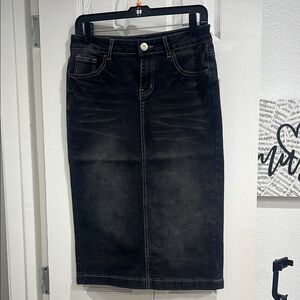 Blue Knee-Length Pencil Skirt for Casual and Work